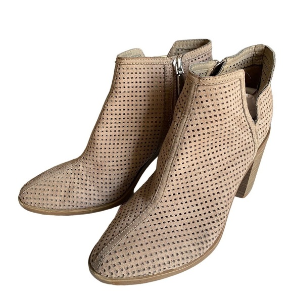 DV by Dolce vita booties size 8.5 taupe wood heel meshlike 3 in heel - Picture 1 of 9